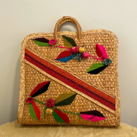 Vintage Oversized Straw Tote Bag - Picture 1 of 8